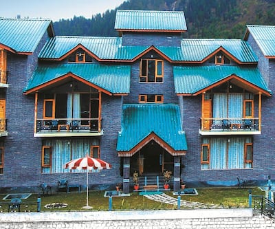 https://imgcld.yatra.com/ytimages/image/upload/t_hotel_yatra_city_desktop/v1433146344/Domestic Hotels/Hotels_Manali/Hotel Thomas Villa/Overview.jpg